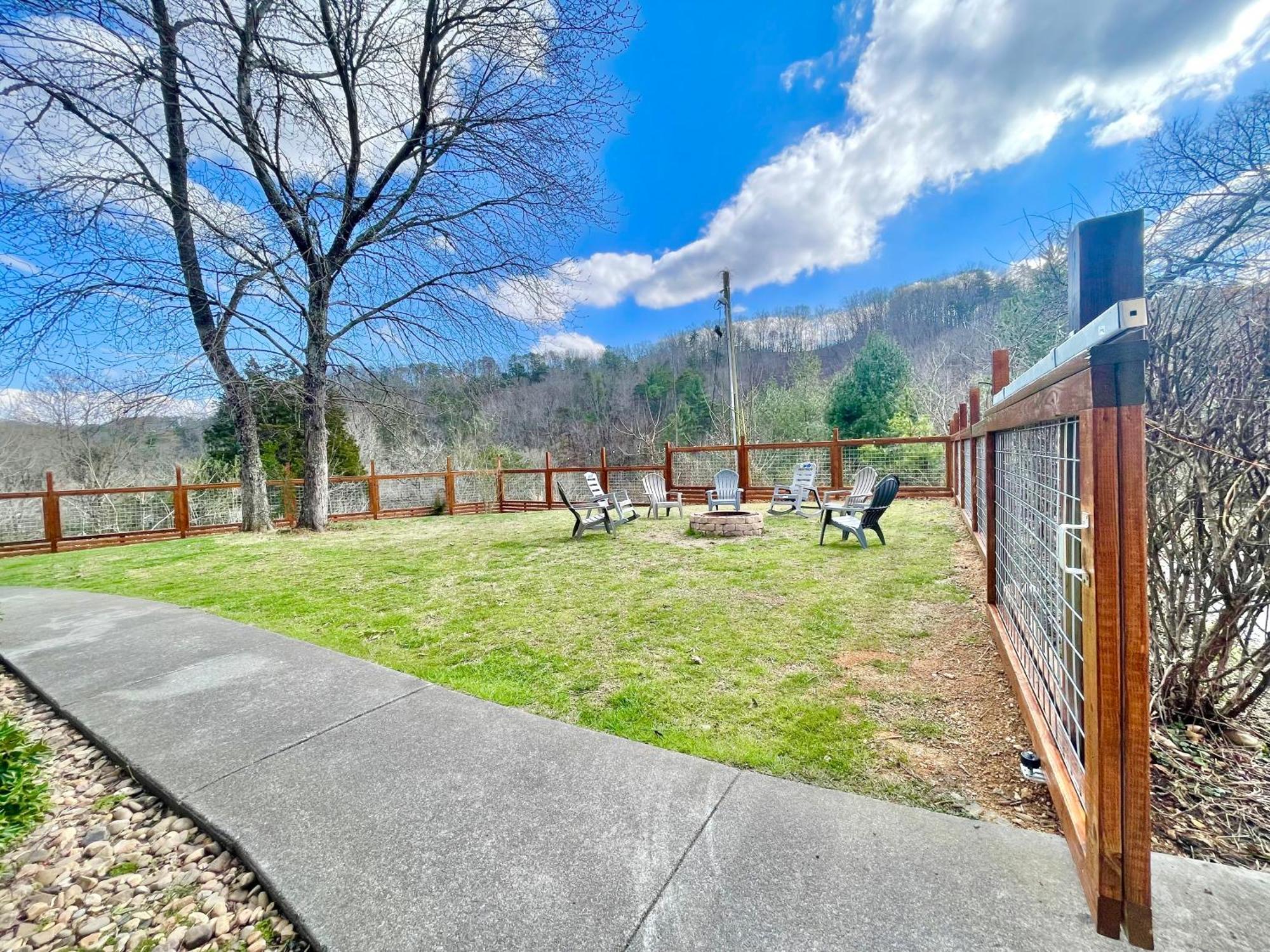 5Bedrooms*4King Beds*Outstanding Location*Hottub* Sevierville Kültér fotó