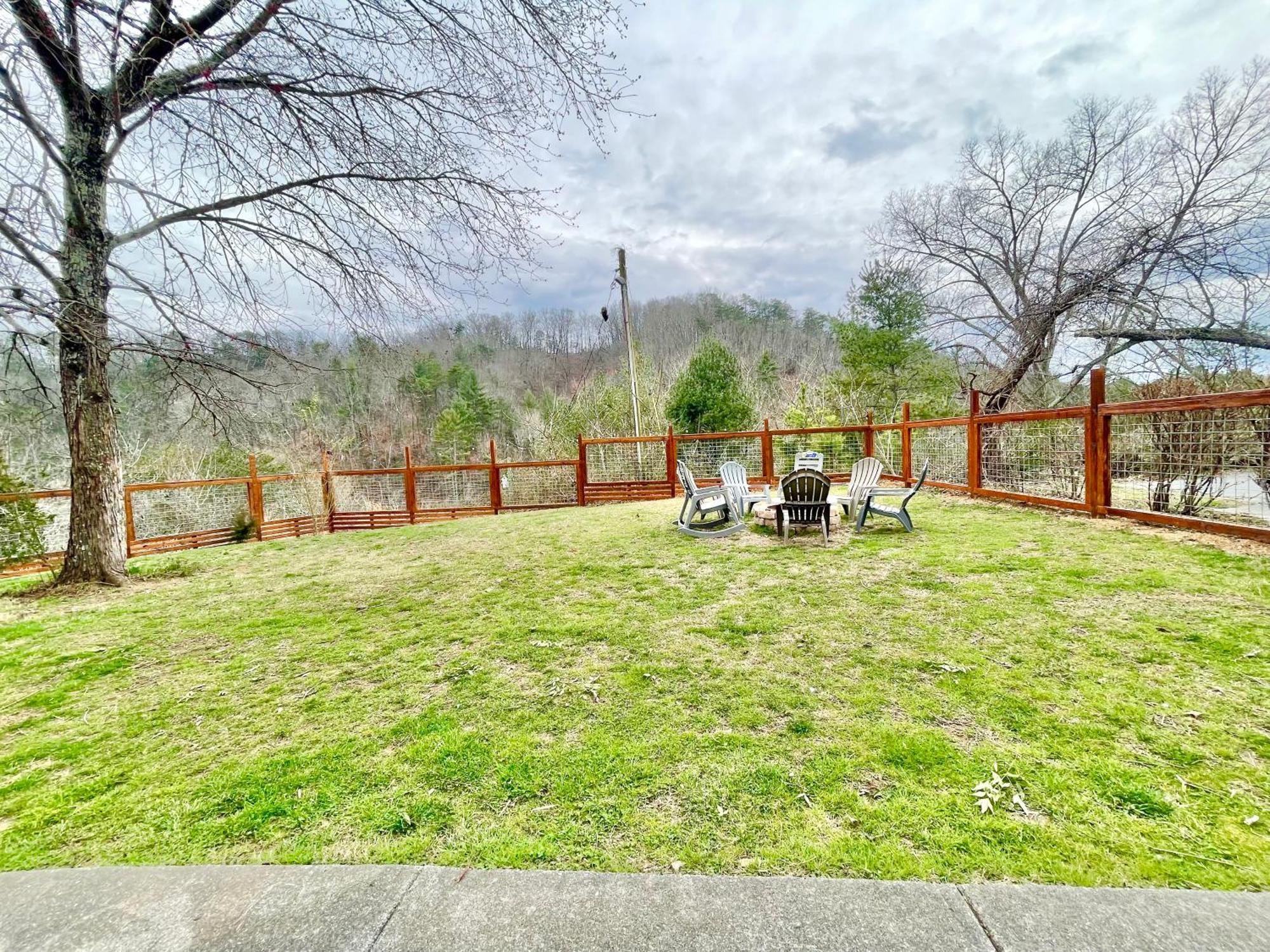 5Bedrooms*4King Beds*Outstanding Location*Hottub* Sevierville Kültér fotó