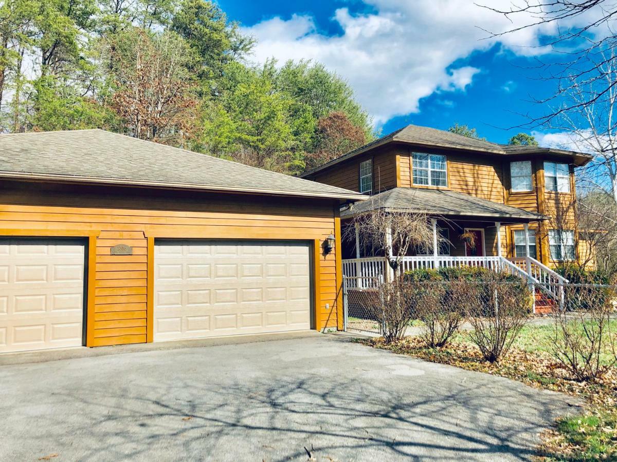 5Bedrooms*4King Beds*Outstanding Location*Hottub* Sevierville Kültér fotó