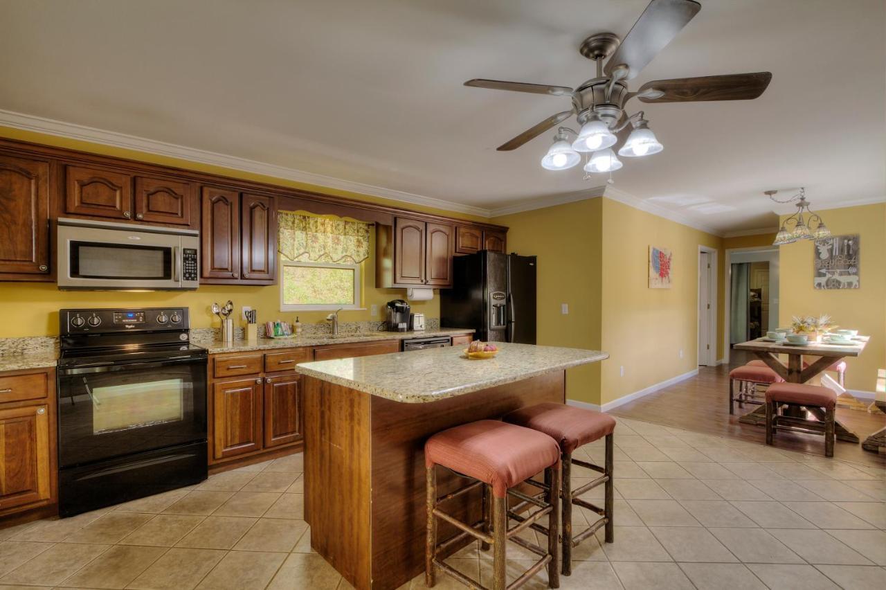 5Bedrooms*4King Beds*Outstanding Location*Hottub* Sevierville Kültér fotó