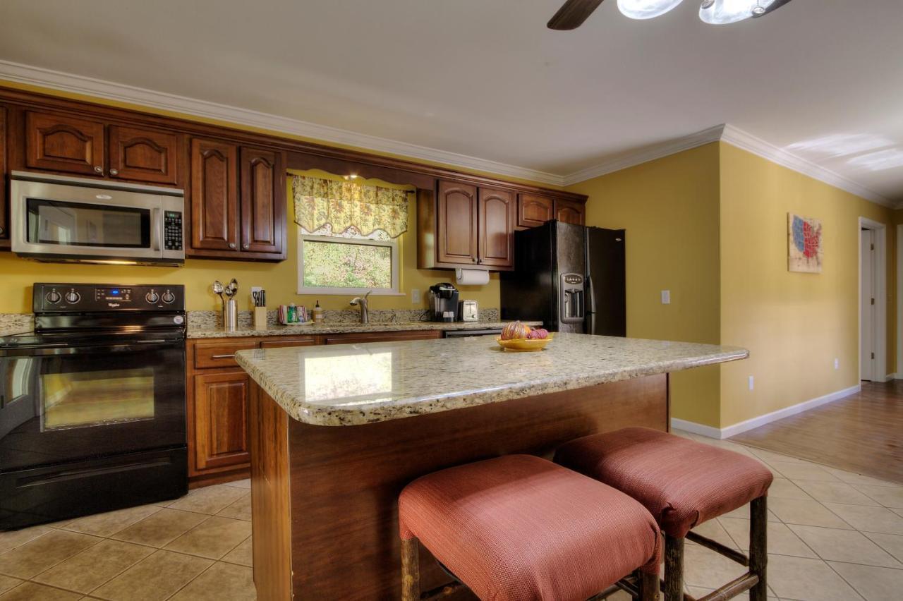 5Bedrooms*4King Beds*Outstanding Location*Hottub* Sevierville Kültér fotó